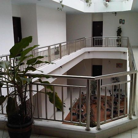 Hotel Lucky Inn Manado Zewnętrze zdjęcie