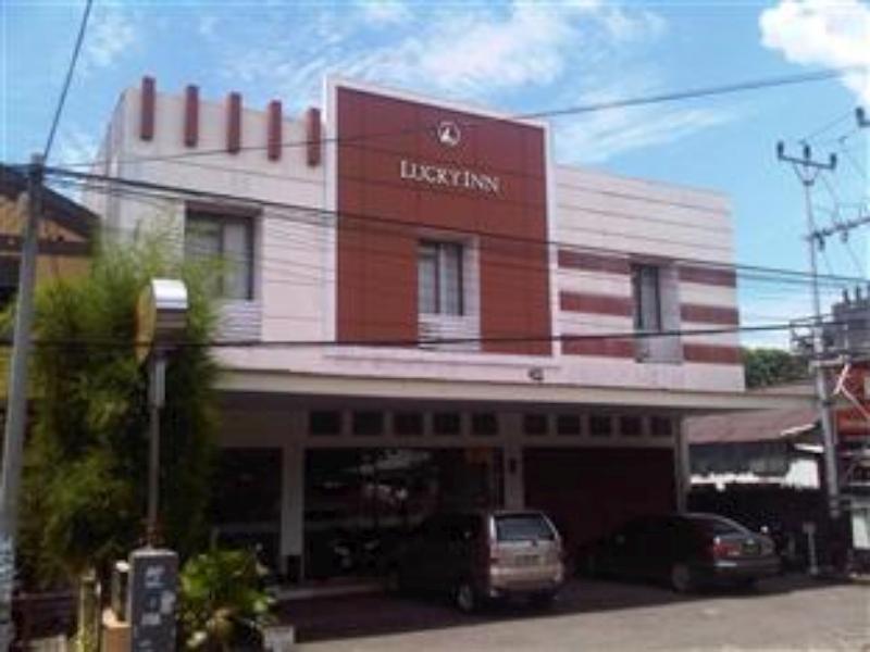 Hotel Lucky Inn Manado Zewnętrze zdjęcie