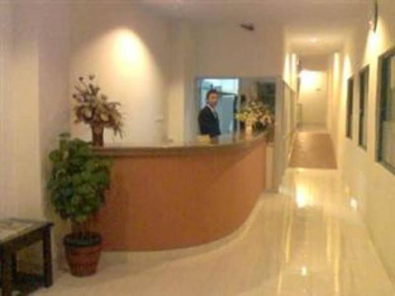 Hotel Lucky Inn Manado Zewnętrze zdjęcie