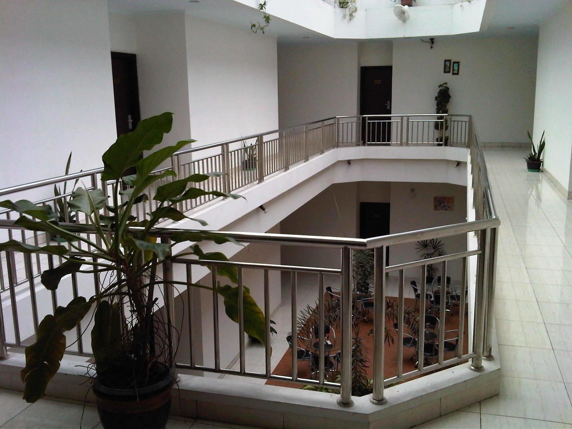 Hotel Lucky Inn Manado Zewnętrze zdjęcie