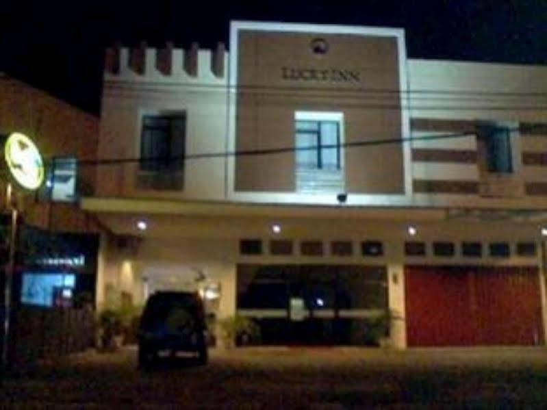 Hotel Lucky Inn Manado Zewnętrze zdjęcie